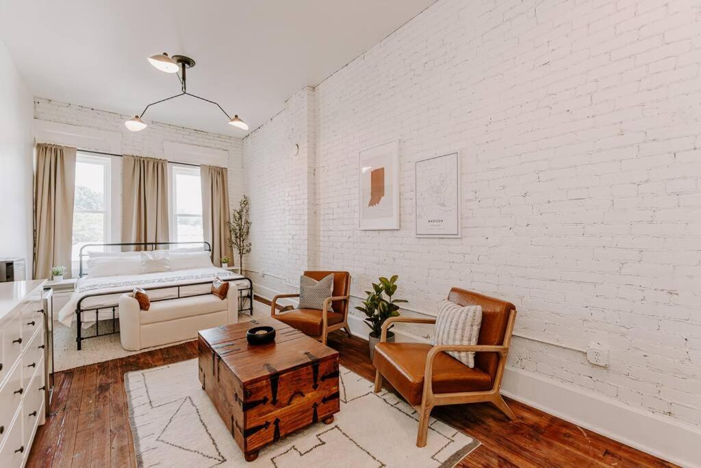 East Main Lofts - Farmhouse 204 Madison Kültér fotó